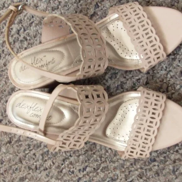 Shoes - Picture 2 of 6